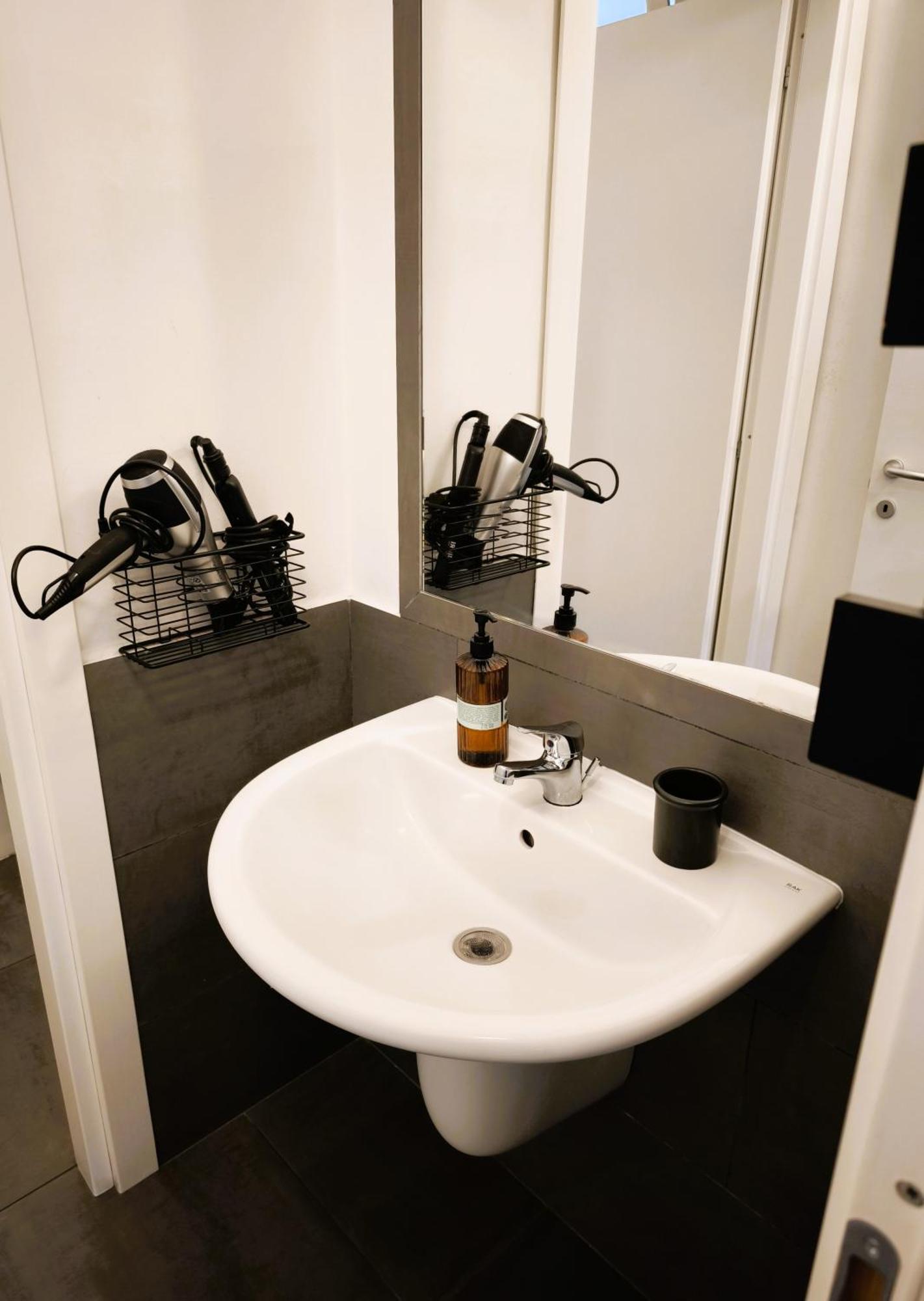 Lemontreeqse Apartment Quartu SantʼElena Екстериор снимка